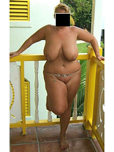 Reife Rubensfrau sucht Jungschwanz für derbe Sexspielchen.